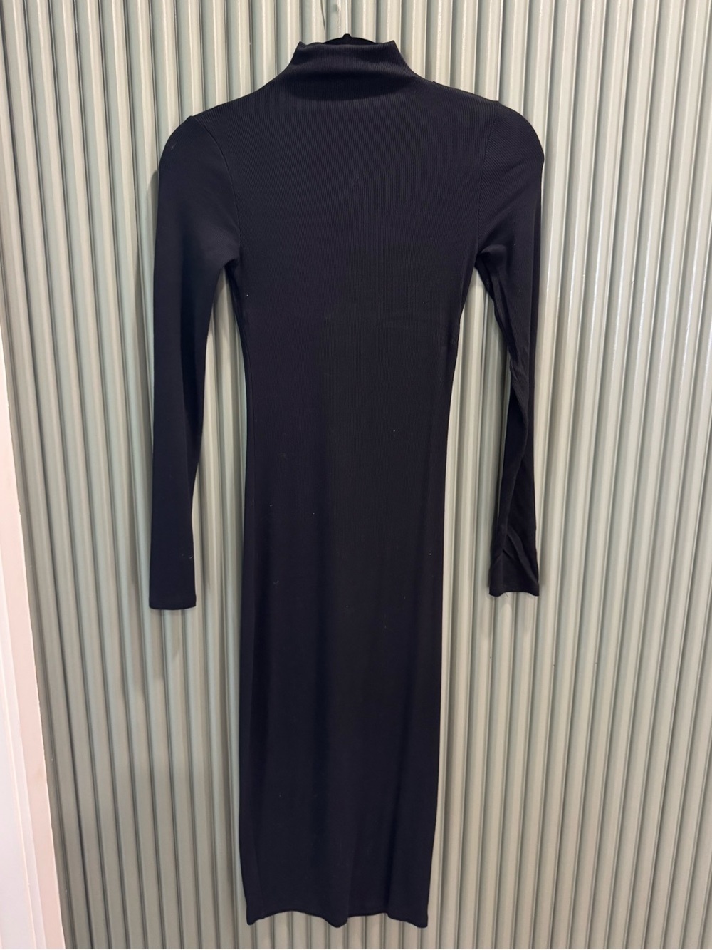 Classic Black Long Sleeve Ribbed Midi Dress
